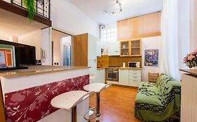 Extensive Terrace Navigli Toy Artistic Apartment