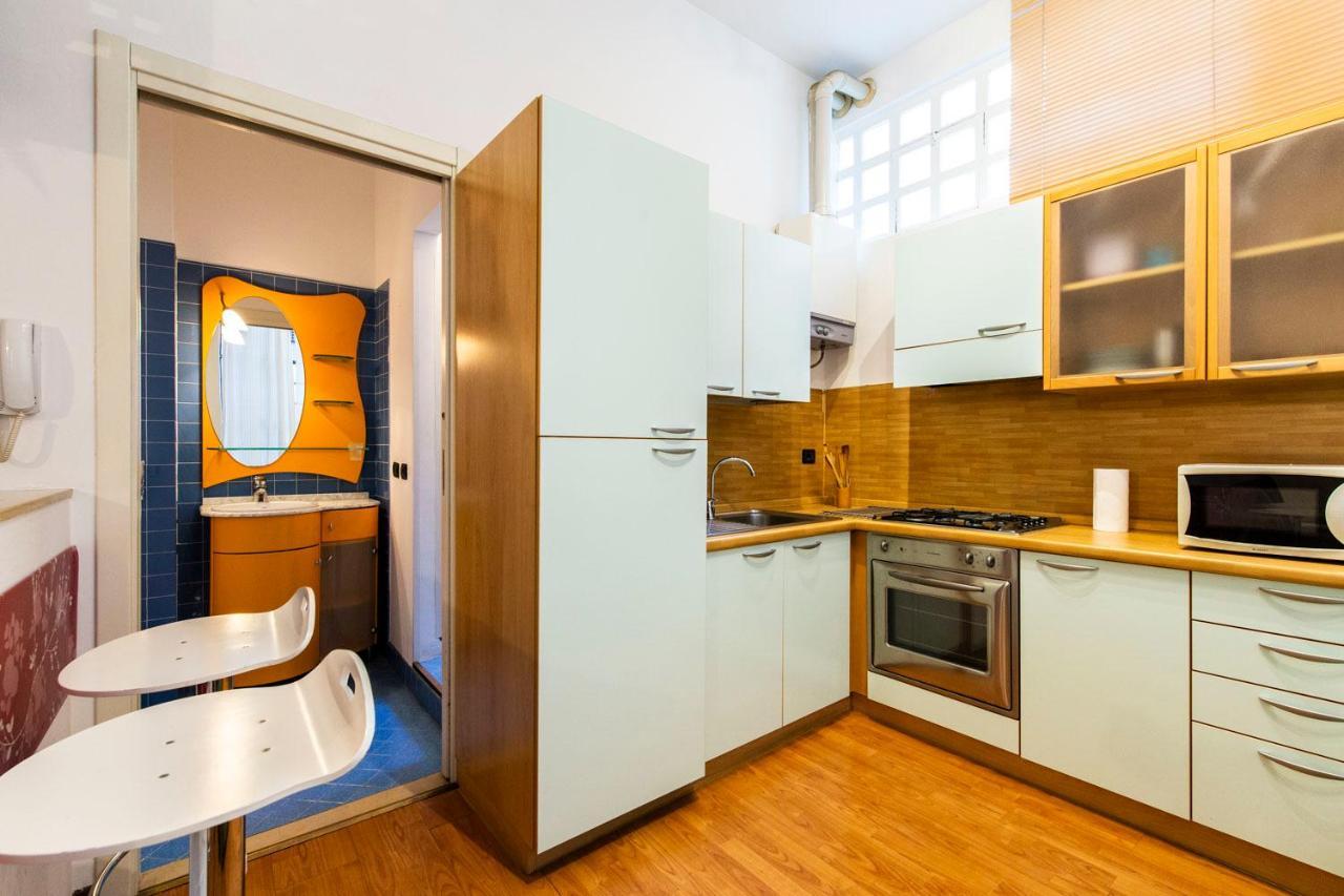 Extensive Terrace Navigli Toy Artistic Apartment Milan Exterior photo