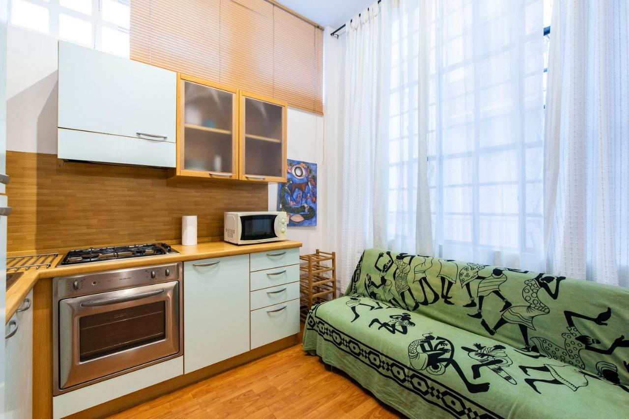 Extensive Terrace Navigli Toy Artistic Apartment Milan Exterior photo