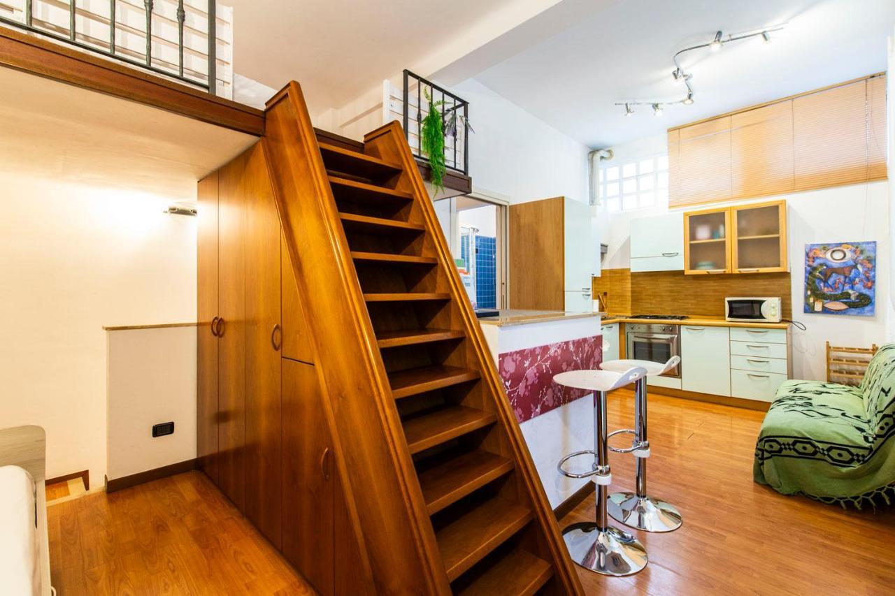 Extensive Terrace Navigli Toy Artistic Apartment Milan Exterior photo