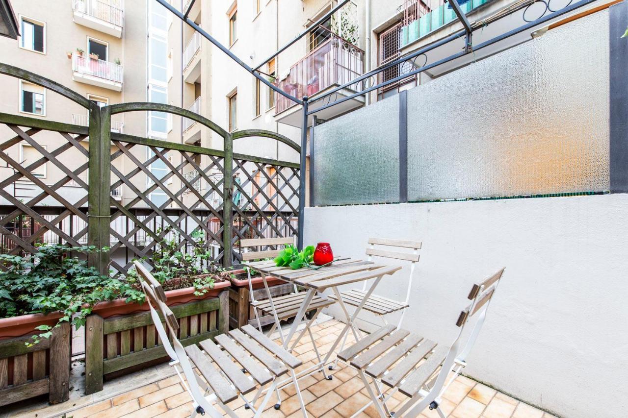 Extensive Terrace Navigli Toy Artistic Apartment Milan Exterior photo