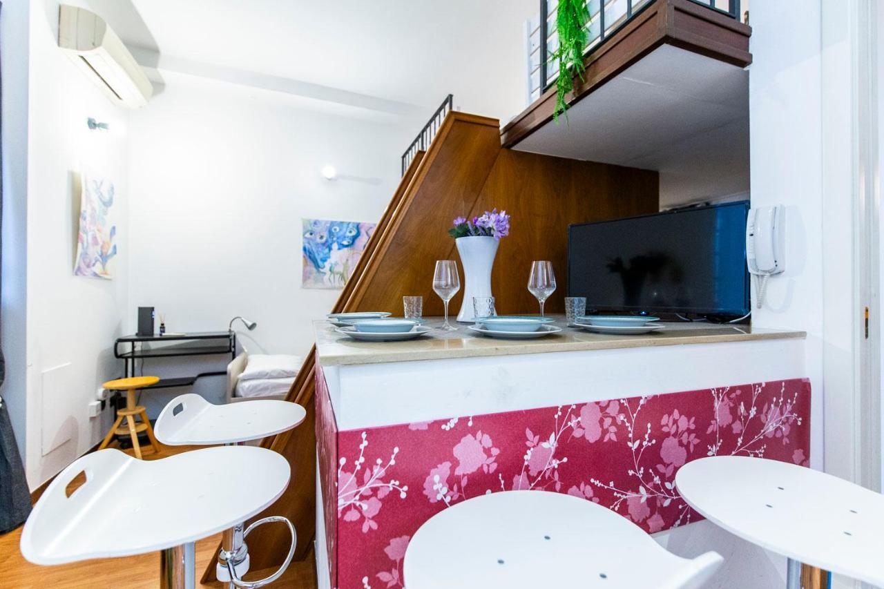 Extensive Terrace Navigli Toy Artistic Apartment Milan Exterior photo