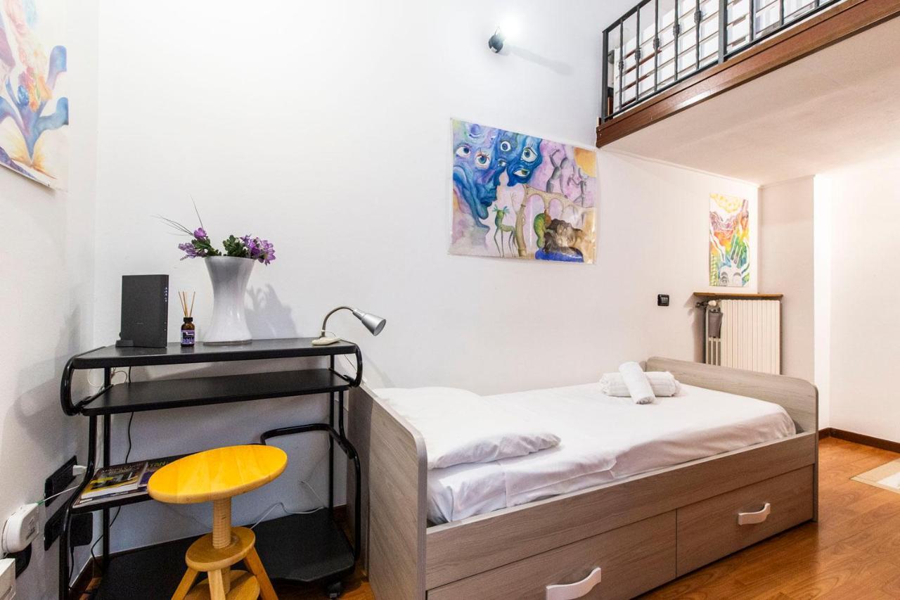 Extensive Terrace Navigli Toy Artistic Apartment Milan Exterior photo