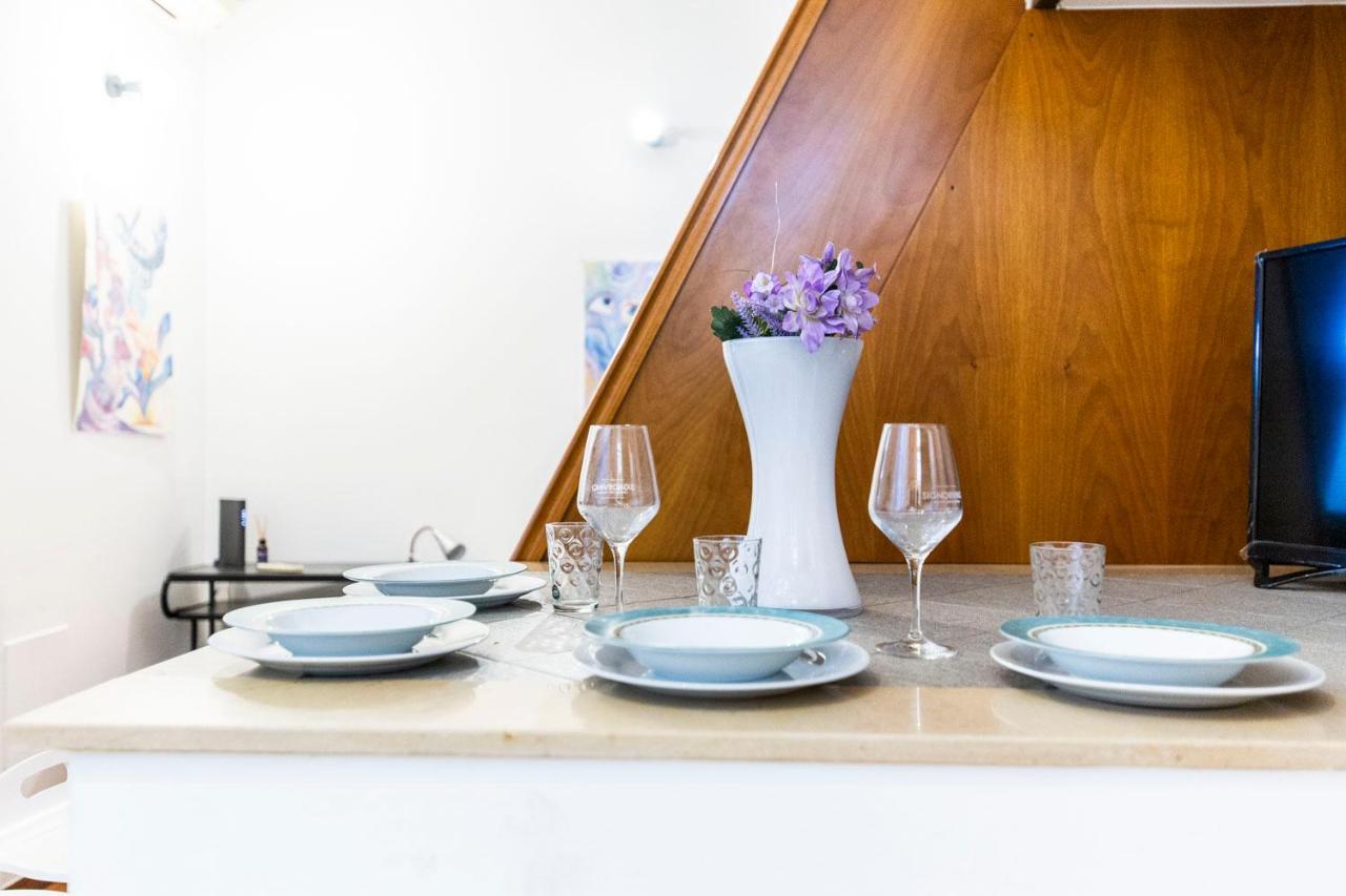 Extensive Terrace Navigli Toy Artistic Apartment Milan Exterior photo
